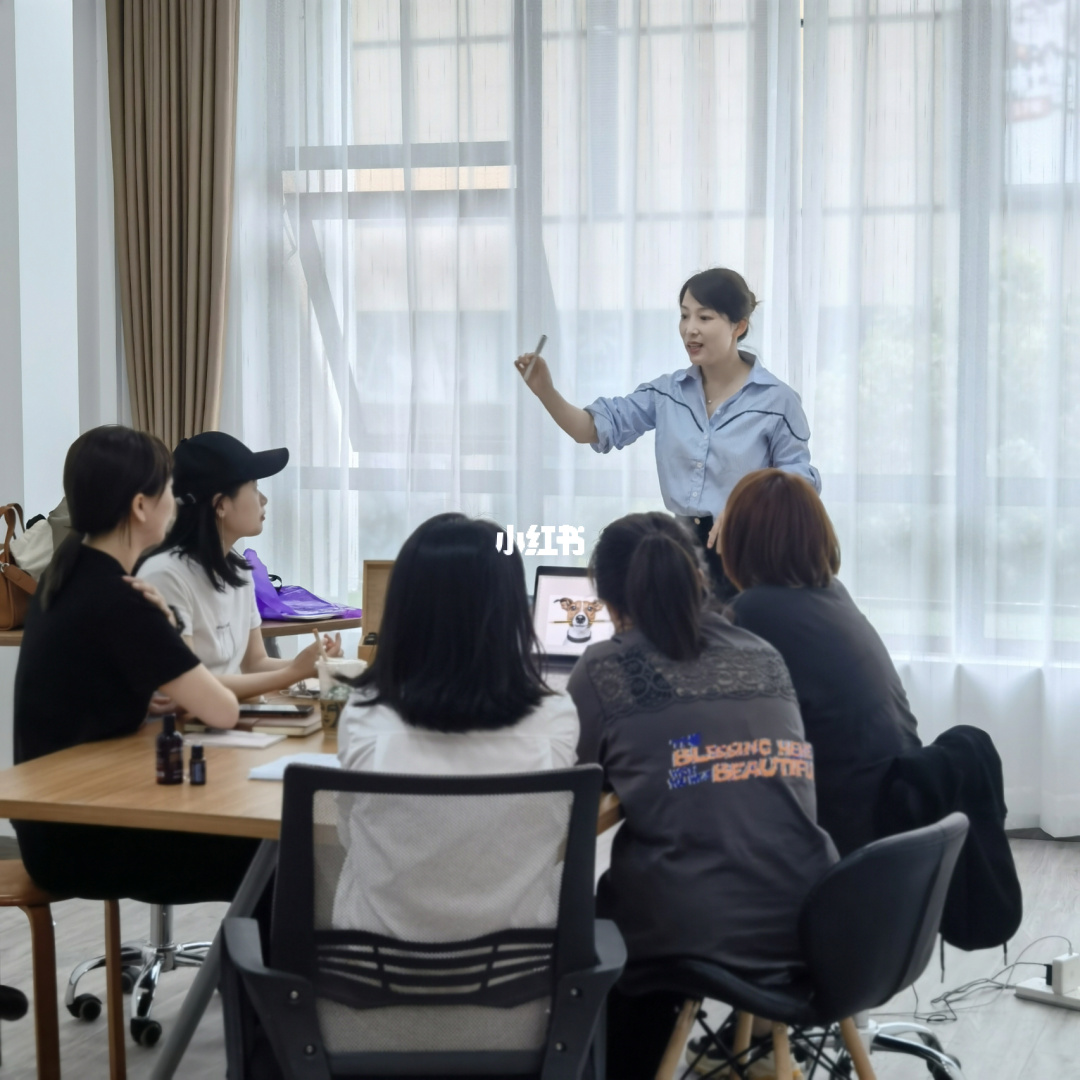 简阳美容院招聘学徒_珠海美容学徒招聘_美容美甲学徒招聘