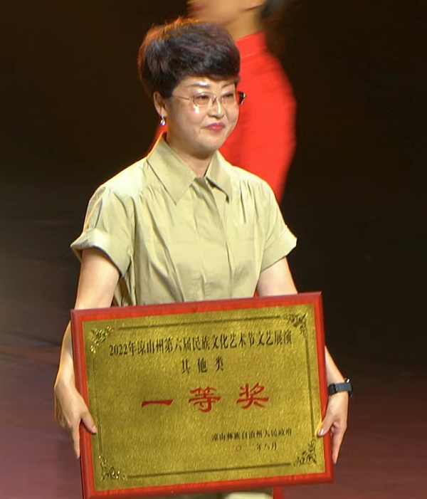 成都播音员招聘_成都播音表演培训学校_成都播音主持教师招聘