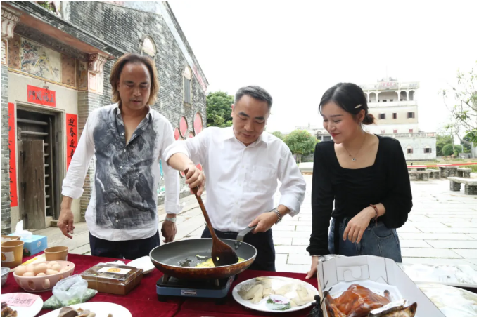 开平市长沙港豪珠宝金行（中国黄金）珠宝顾问综合工资4000+1.18岁以上