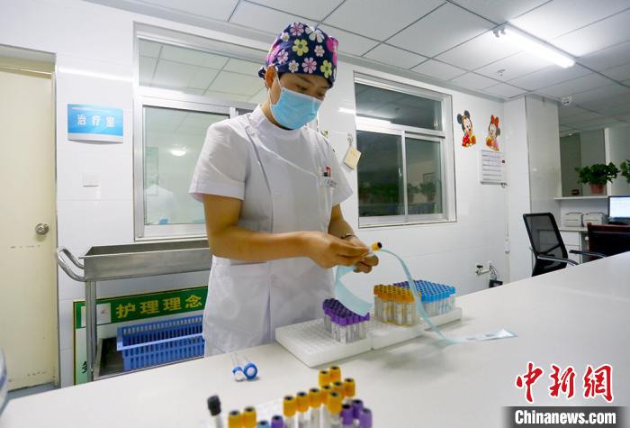 成都医学院第一附属医院2023年合同制护士招聘公告