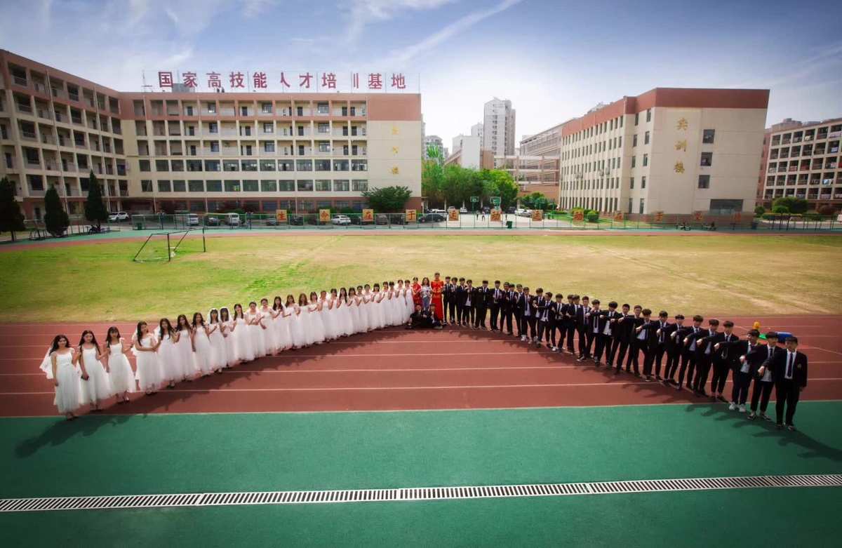 四川五月花技师学院2023年学费,收费多少有什么专业